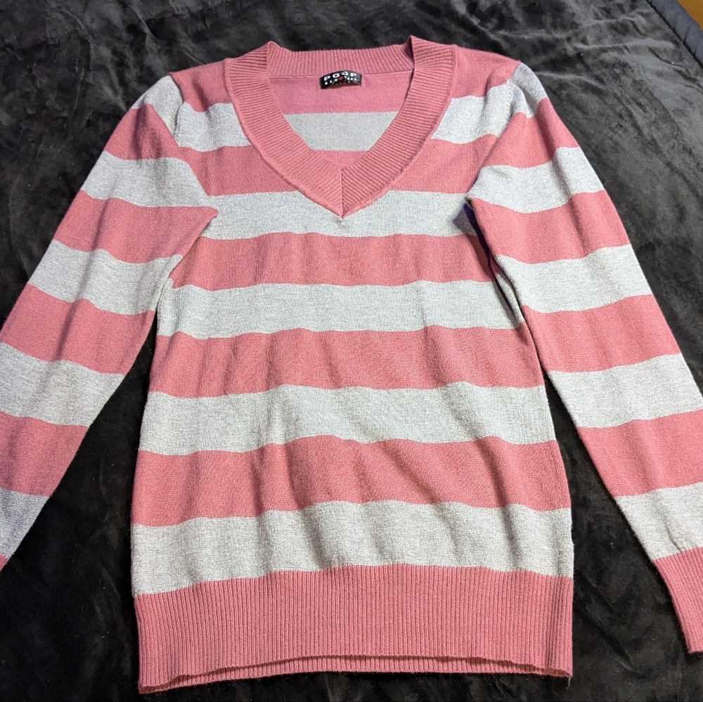 Poof new York sweater